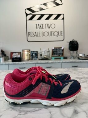 Brooks PureFlow Women's Running Shoes in Navy & Pink women’s size 8.5
